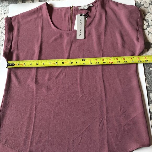 Olive & Oak, NWT, micro-sleeve, poly/spandex blouse, Sz: Lg, Color: Dried Fig - Picture 10 of 12